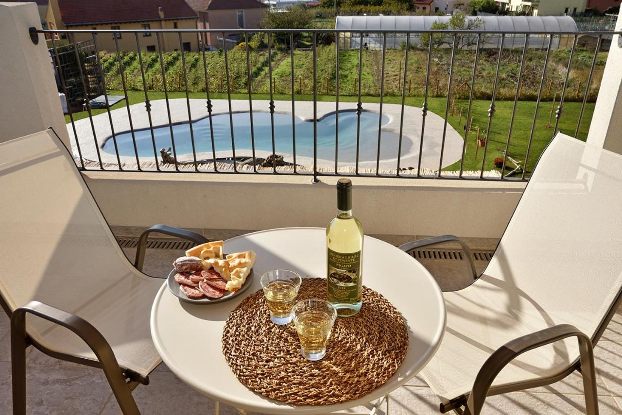 Barbaciiu Vacanze Green Pietra Ligure Eksteriør billede
