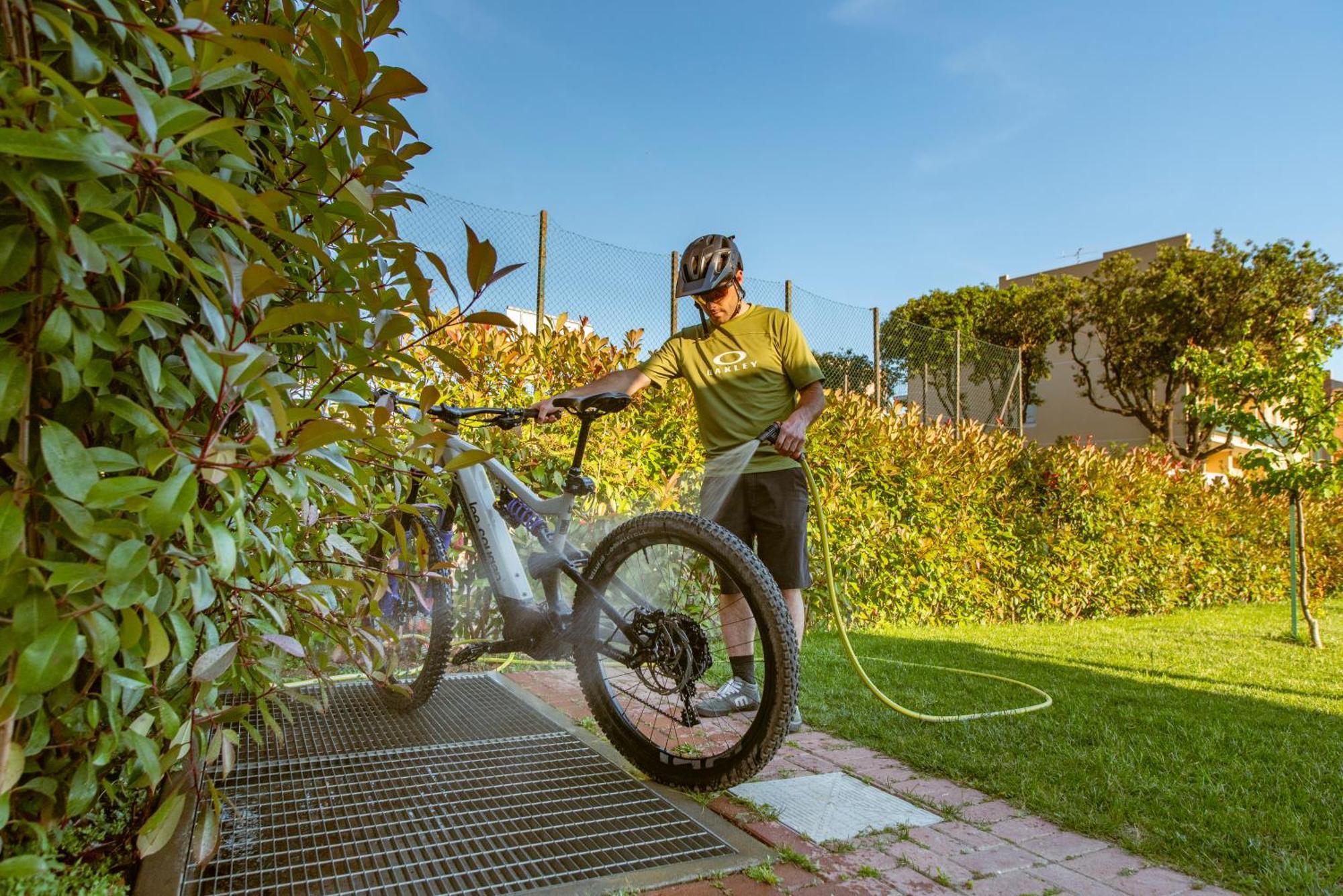 Barbaciiu Vacanze Green Pietra Ligure Eksteriør billede